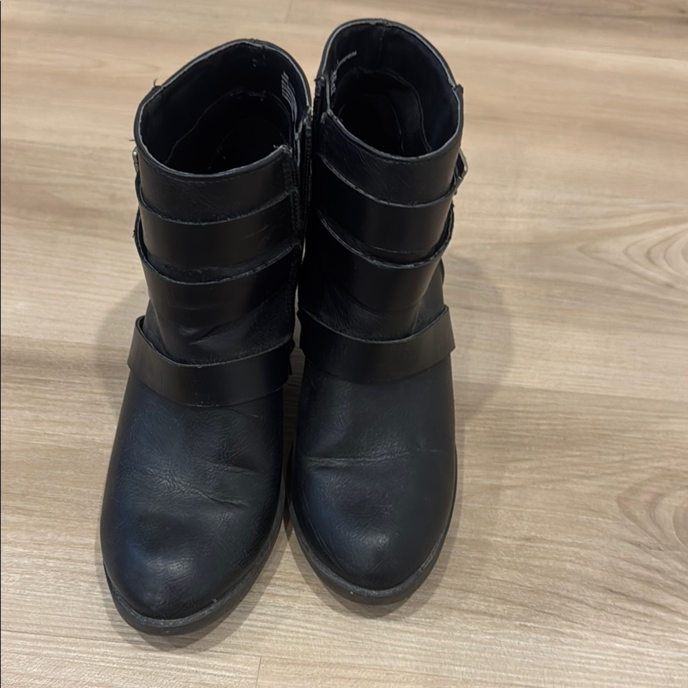 Ladies 8.5 Vinci Brampage Black leather Ankle Boots